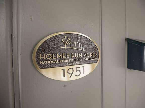 3rd image of 7820 Holmes Run Dr