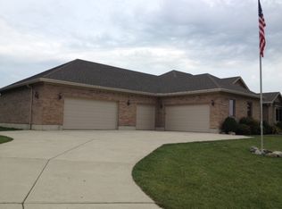1365 Woodbridge Ln, Springfield, OH 45505
