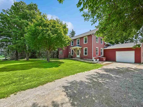 5419 420th St SE, Iowa City, IA 52240