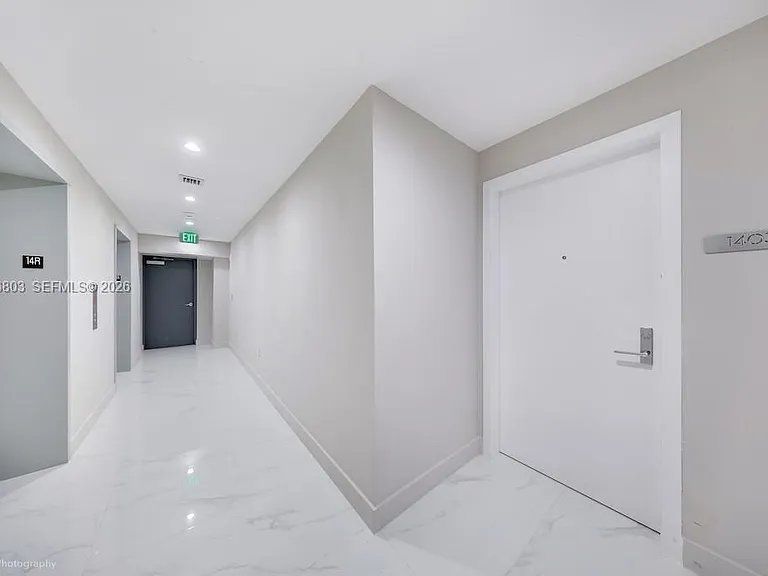 700 NE 24th St #1403 — Photo 2