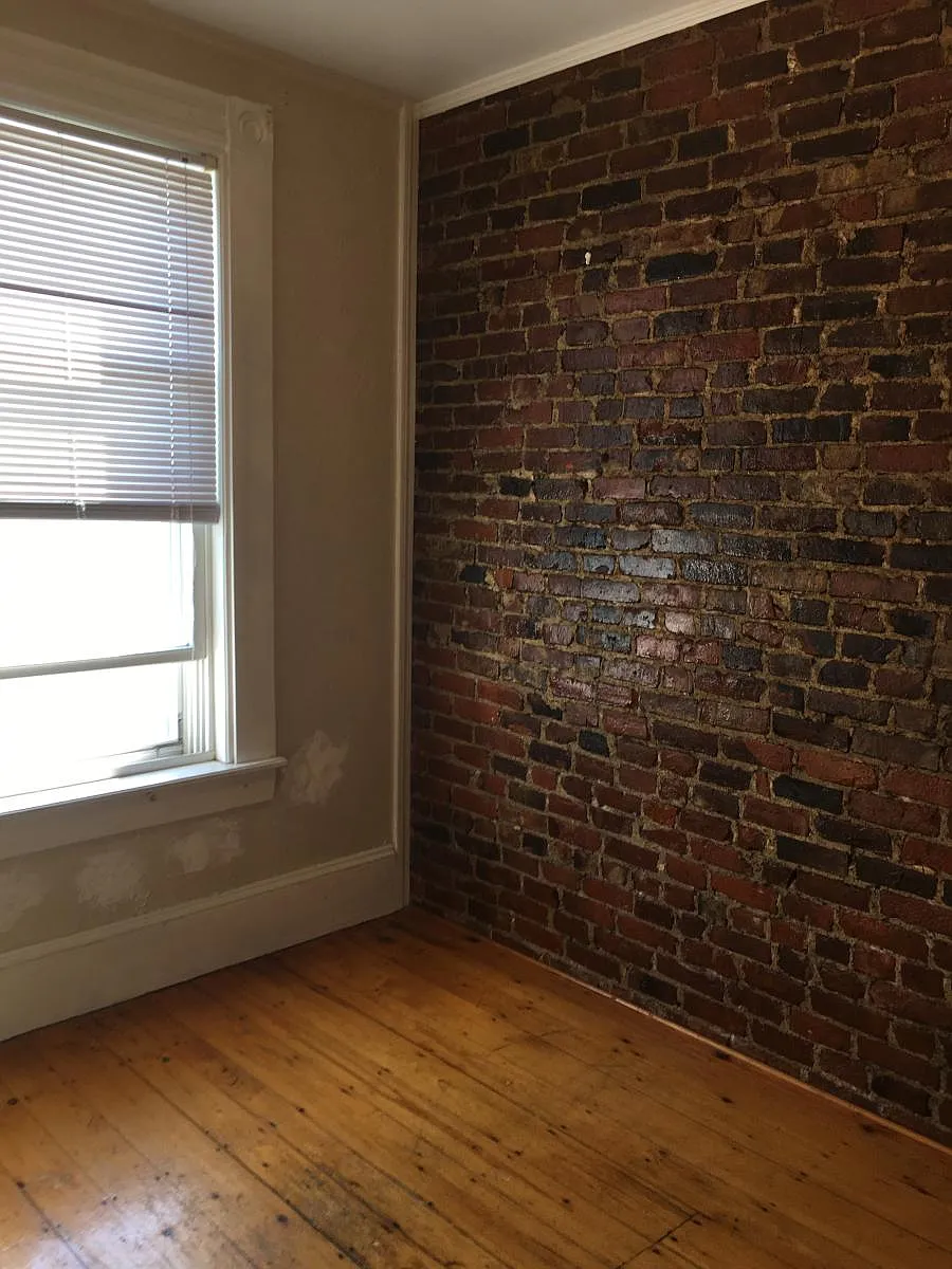 Building Photo - 9 Monks St #2