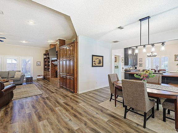 4th image of 5521 84th St