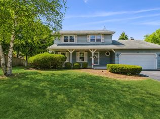 558 Roosevelt Ct, Grayslake, IL 60030