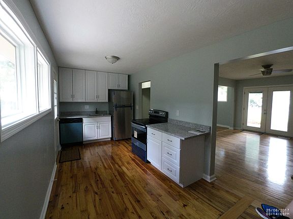 Dine In Kitchen