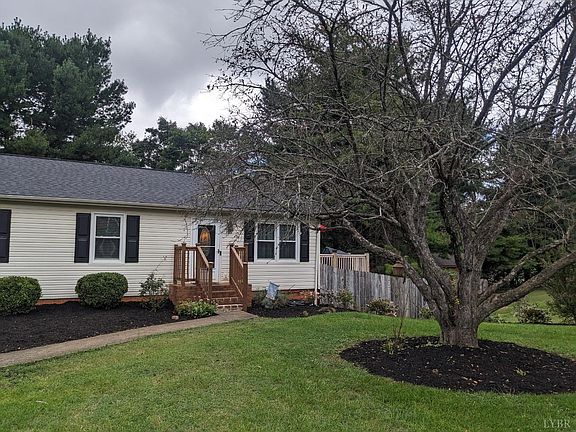2nd image of 103 N Lindale Ct