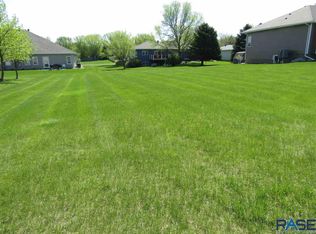 313 S Carlson St, Humboldt, SD 57035