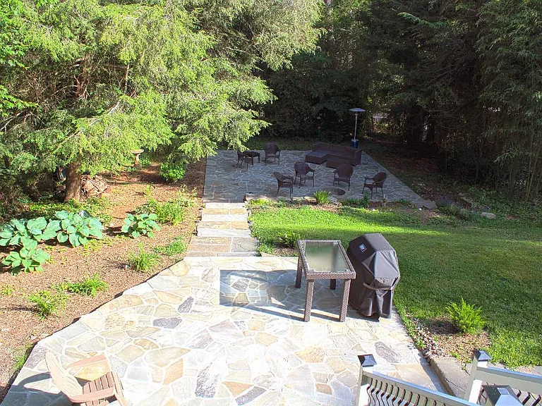 55 Edgemont Rd — Photo 24