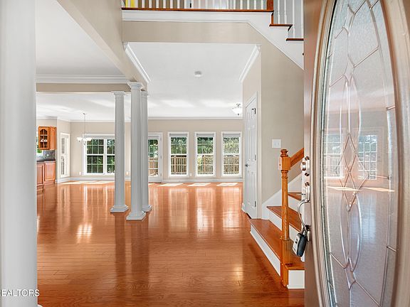 3rd image of 10442 Ivy Hollow Dr