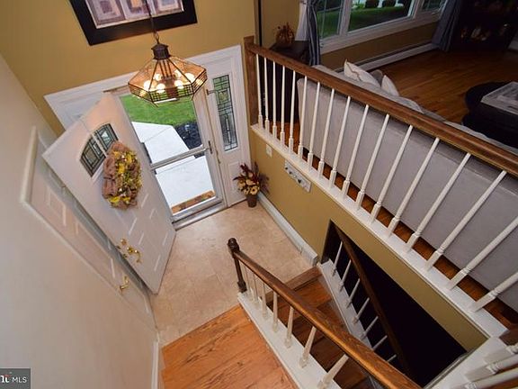 3rd image of 7 Juniper Dr