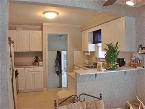 3rd image of 24360 Puritan Ave