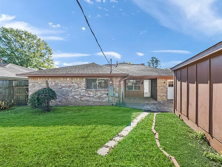 14006 Briarworth Dr — Photo 25