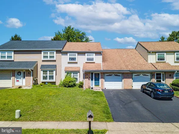 4 Beaver Hill Rd, Horsham, PA 19044