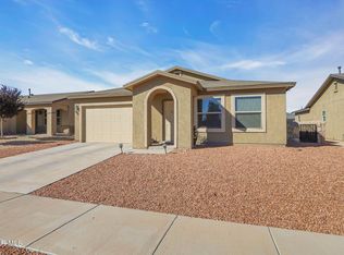 825 Villa Seca Dr, Horizon City, TX 79928