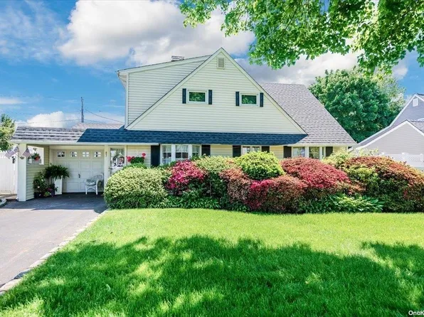 87 Cherry Lane, Hicksville, NY 11801