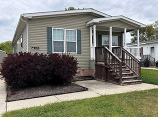 6220 Liberty Mill Dr #91, Fenton, MI 48430