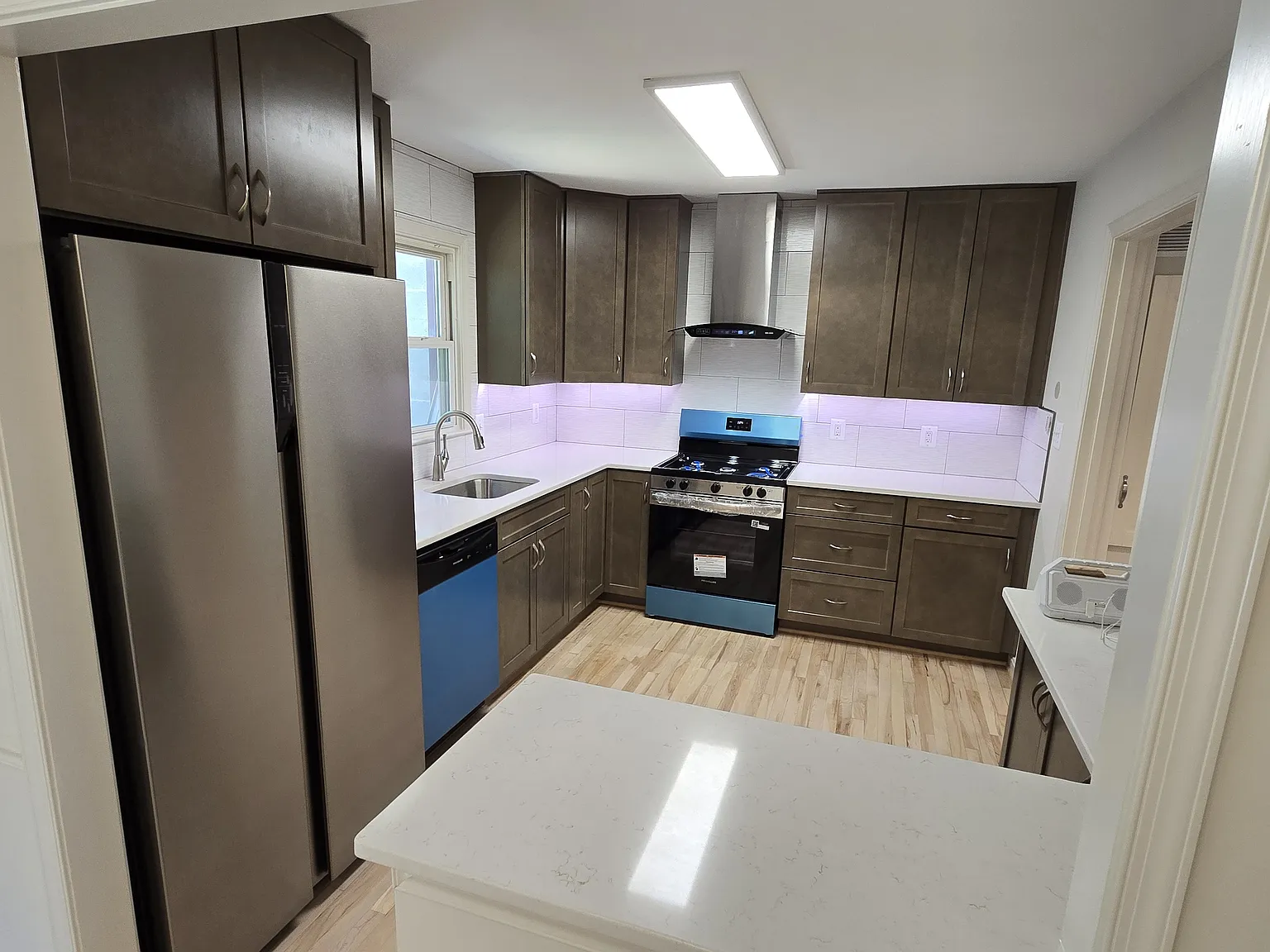 3 bed, 3.5 bath, 1860 sqft, $3,275 — Photo 4