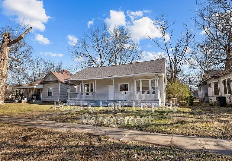 1217 Fulton Ave — Photo 3