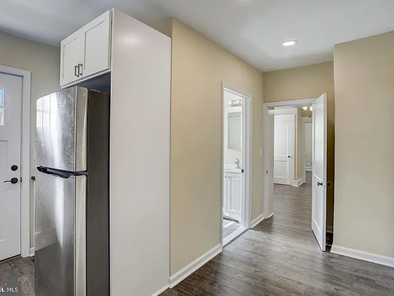 3950 Mary St #A — Photo 4