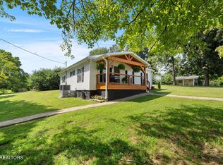 1215 Pine Top St, Lenoir City, TN 37772