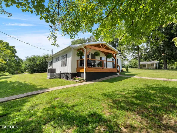1215 Pine Top St, Lenoir City, TN 37772
