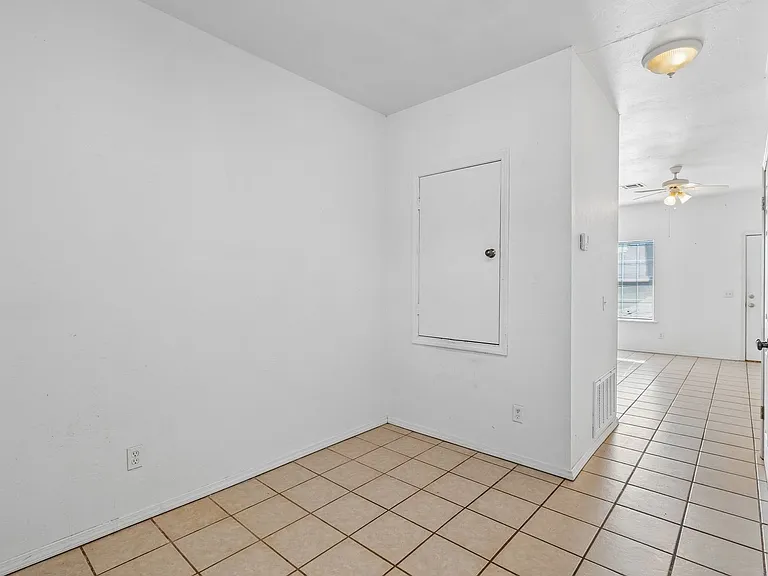 1021 Shady Creek Cir — Photo 13