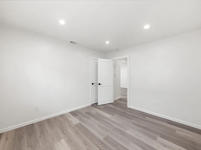 15548 Usher St #1 — Photo 17