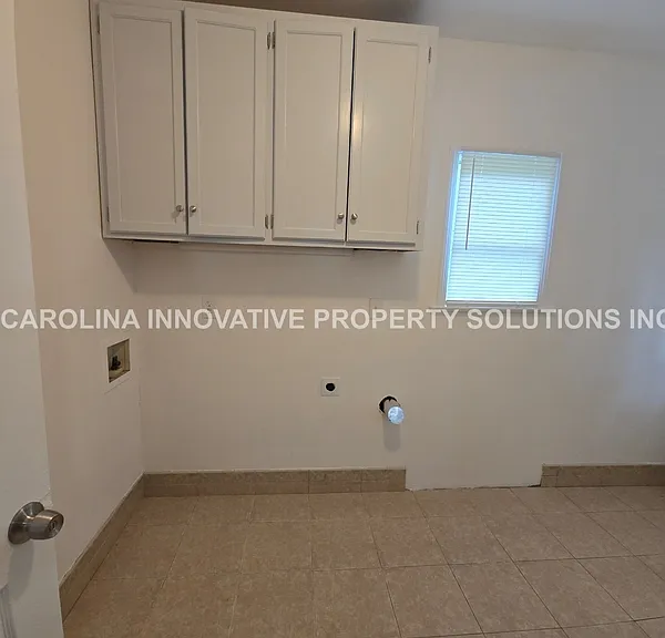 610 N Pear St — Photo 10