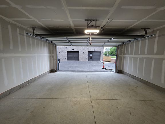 5th image of 3610 Trumbull Ave #4