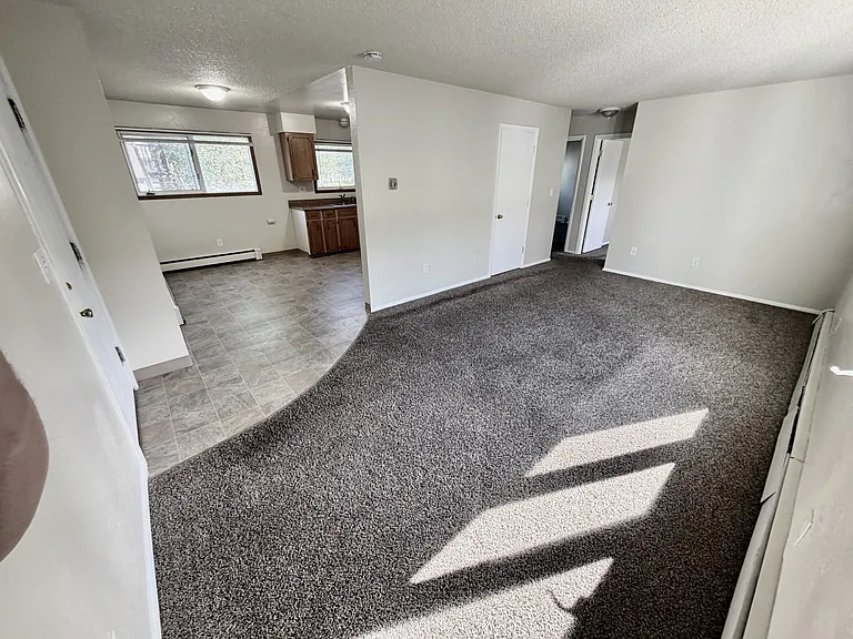 821 N Hoyt St #4 — Photo 3