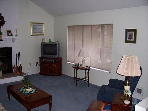 2nd image of 13 W Lake Ct