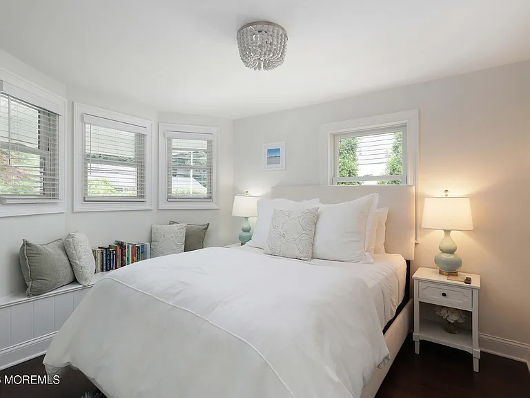 210 Linden Ave — Photo 14