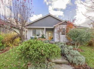 1026 Kamerin Springs Dr, Talent, OR 97540