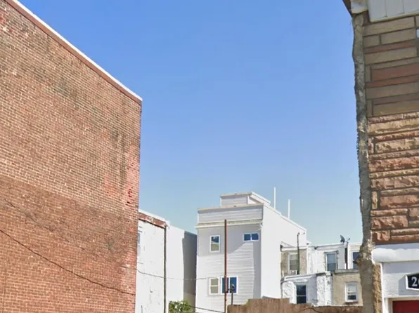 2647 Emerald St, Philadelphia, PA 19125