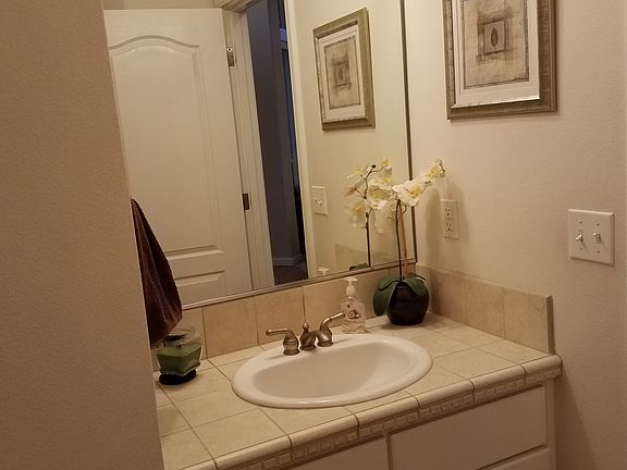 4th image of 513 NW 150th Cir