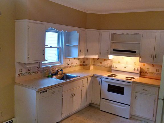Eat-in kitchen