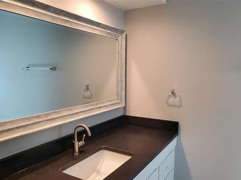 516 Kirby St #A — Photo 11