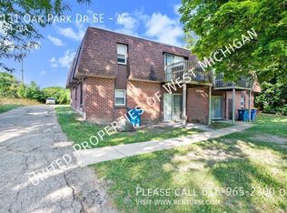 4131 Oak Park Dr SE #4, Grand Rapids, MI 49508