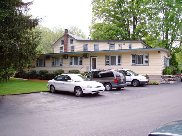 108 Landing Ln
