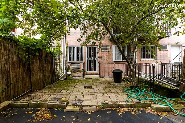 Rented by Nooklyn NYC LLC | media 8