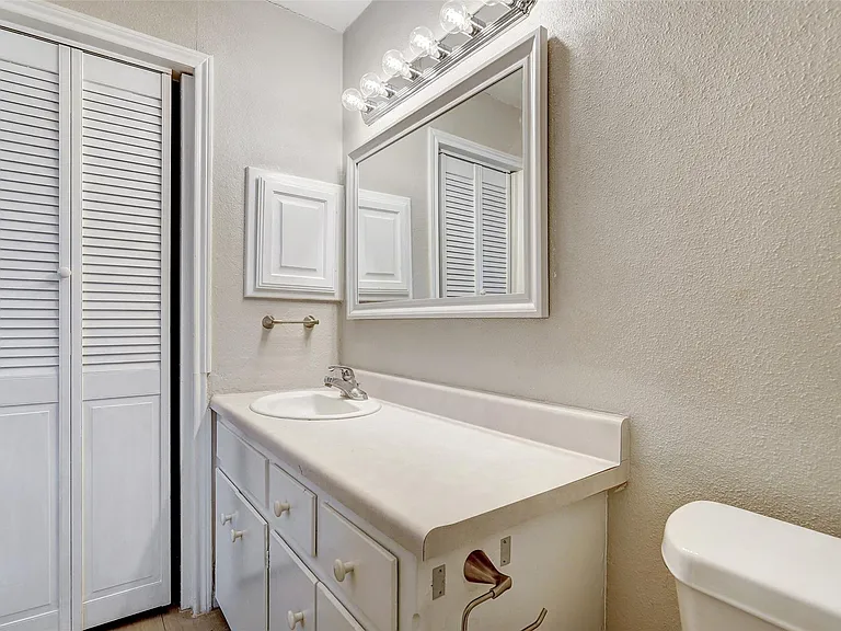 1806 Dixie Ln — Photo 18