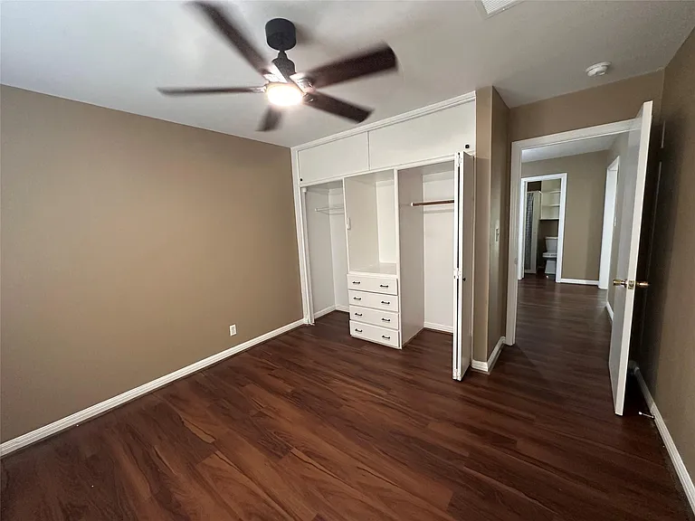 1121 Millie St — Photo 12