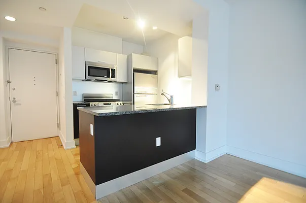 Rented by BLU Real Estate | media 23