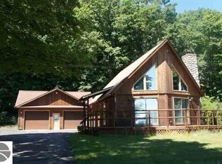 7400 SW Bay Shore Dr, Traverse City, MI 49684