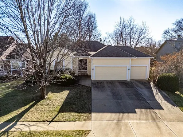 8431 W 156th Ter, Overland Park, KS 66213