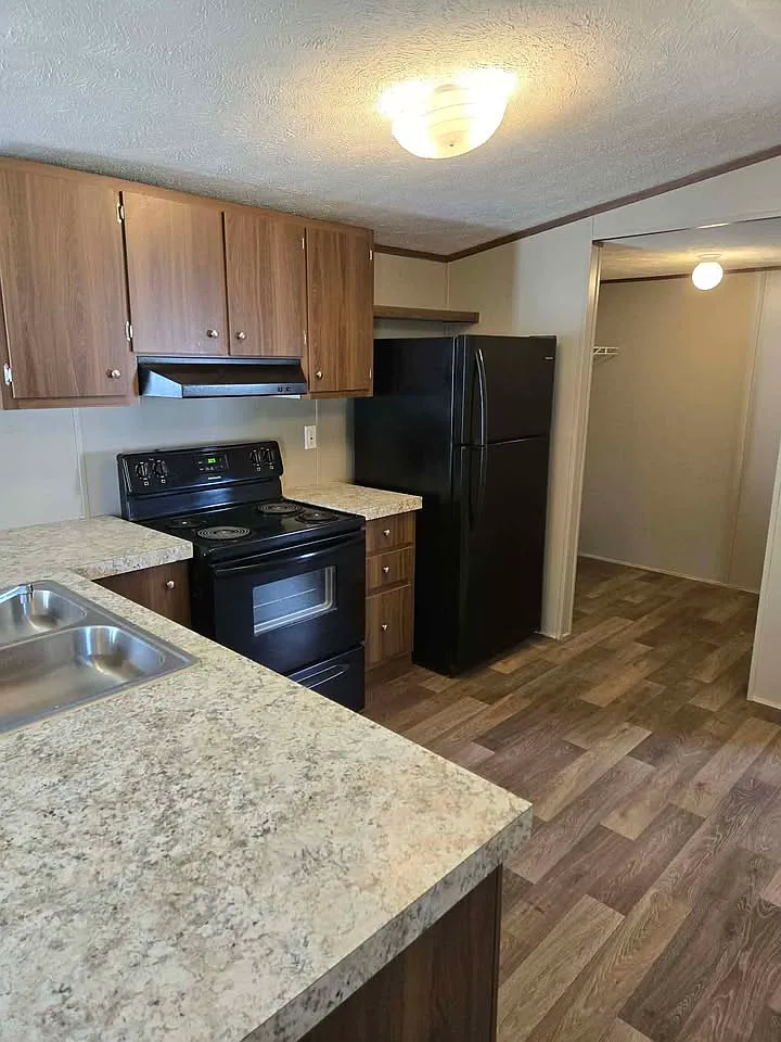 Building Photo - 110 Papaya Dr #110