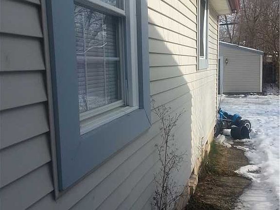 2nd image of 1045 N Tremont St