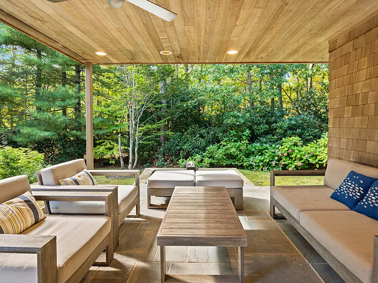 12 Coultes Ln — Photo 3