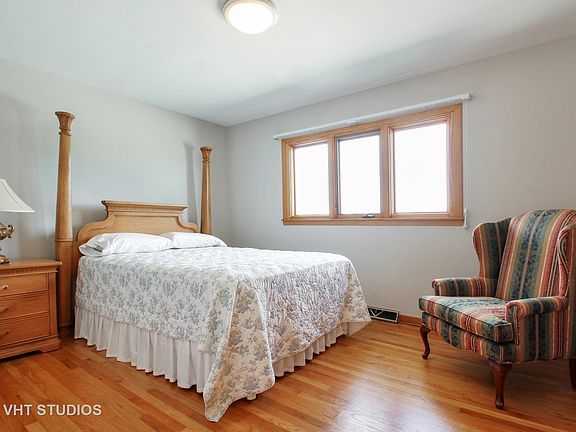 5th image of 8548 N Ottawa Ave
