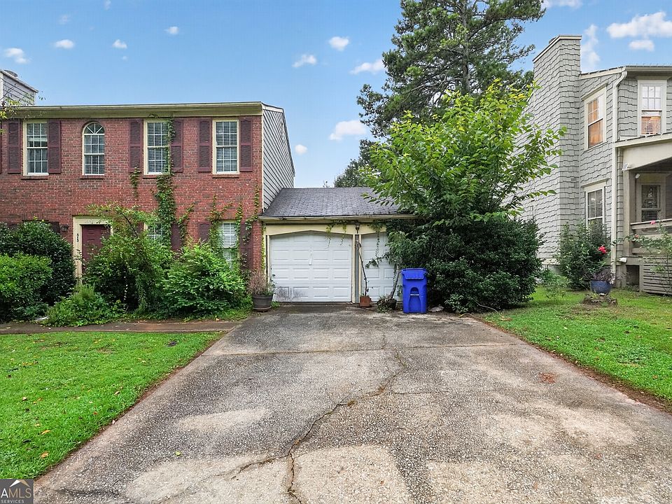 1st image of 585 Woodcrest Manor Dr