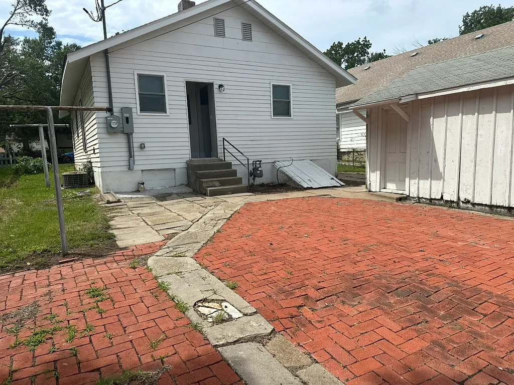 2 bed, 864 sqft, $875 — Photo 4